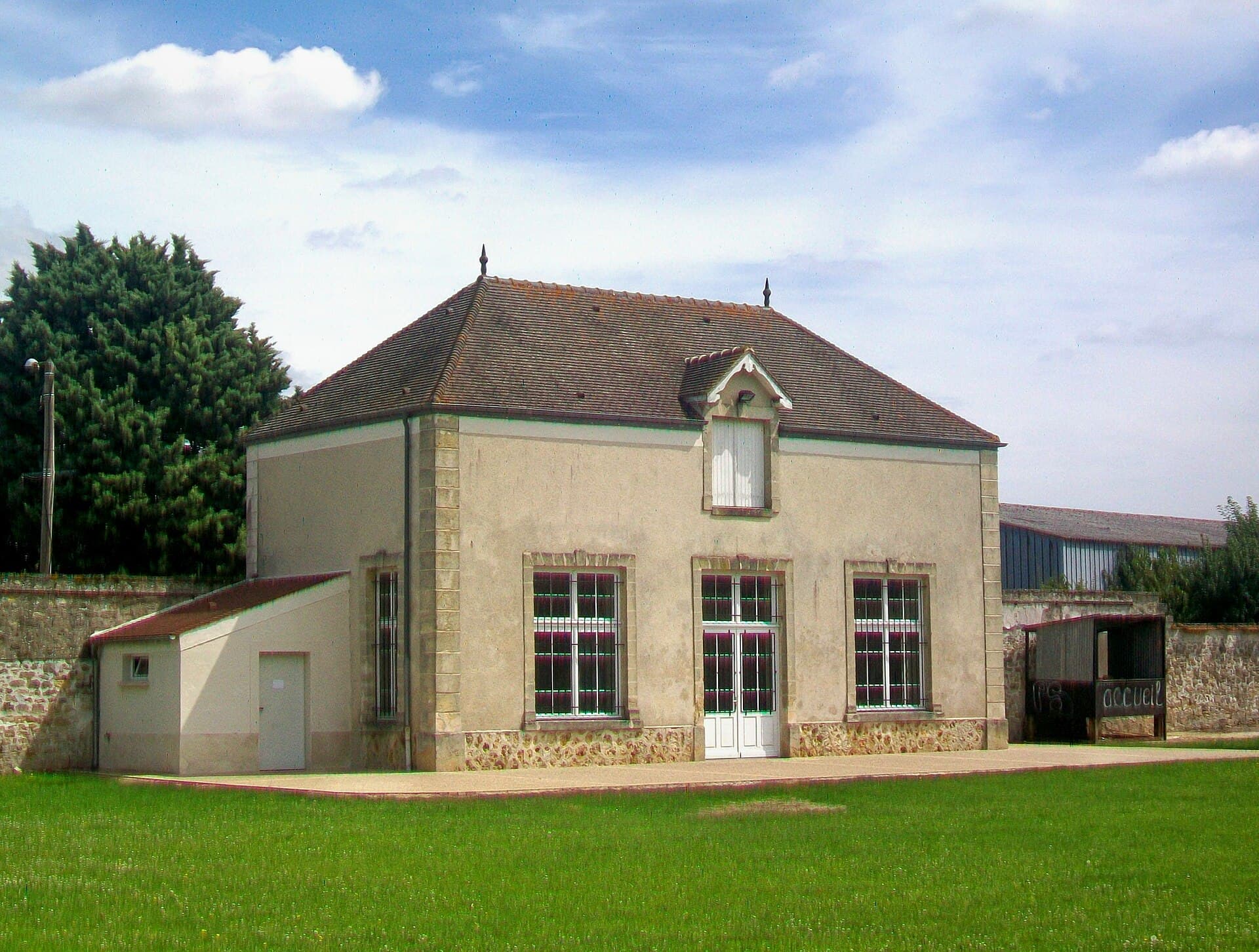 Château — château à Avernes, Val-d'Oise, inscrit mh