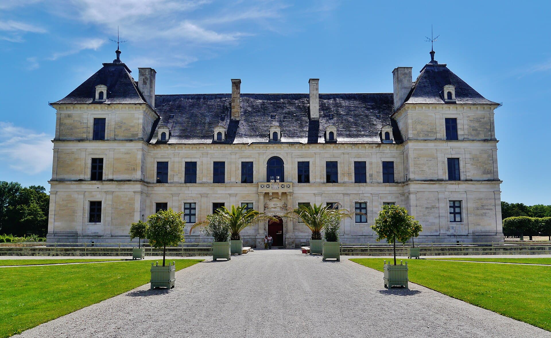 Château d'Ancy-le-Franc — château à Ancy-le-Franc, Yonne, façade, classé mh