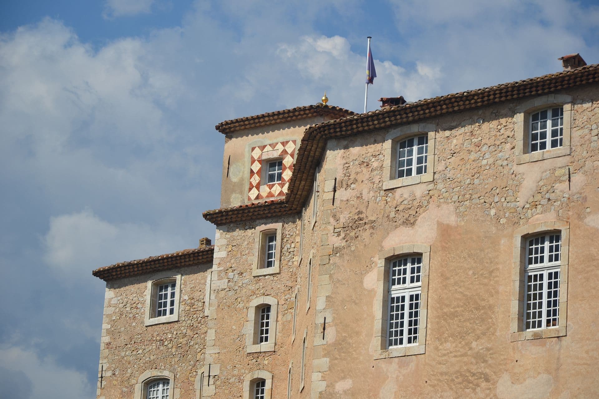 Château d'Entrecasteaux — château à Entrecasteaux, Var, vue de nuit, classé mh