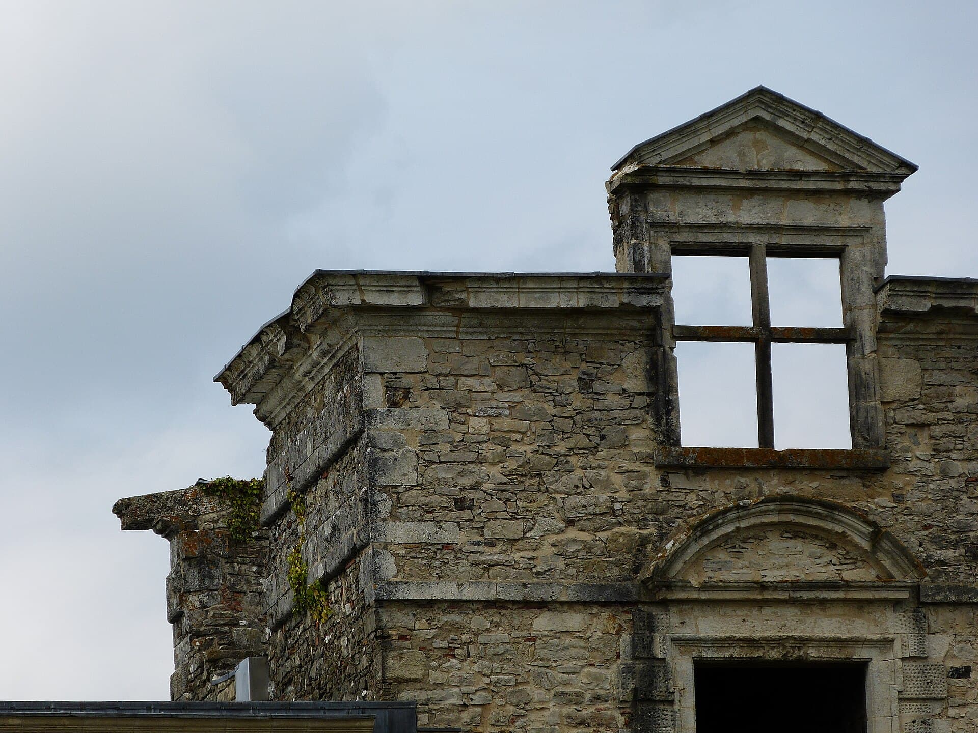 Château de Bidache — château à Bidache, Pyrénées-Atlantiques, intérieur, classé mh