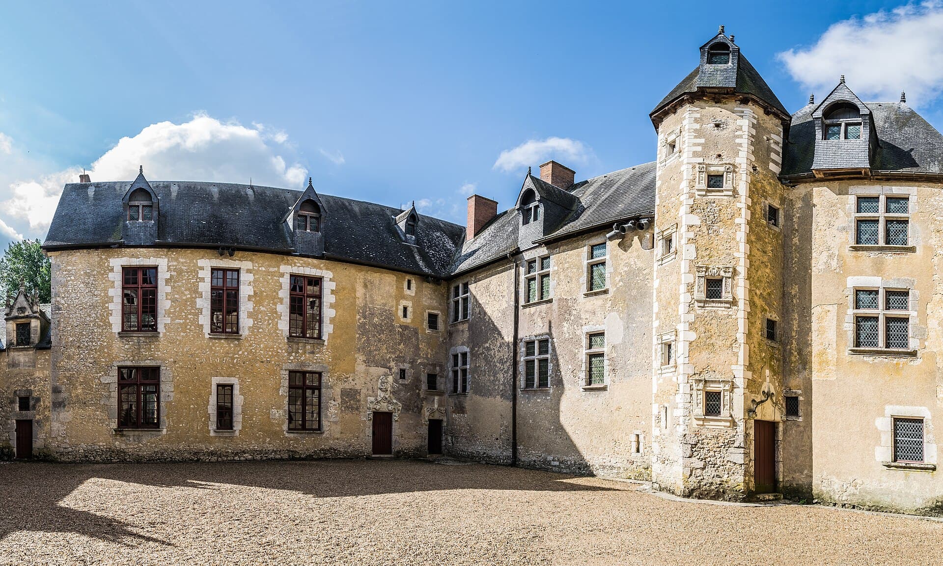 Château de Fougères — château à Fougères, Ille-et-Vilaine, vue de nuit, classé mh