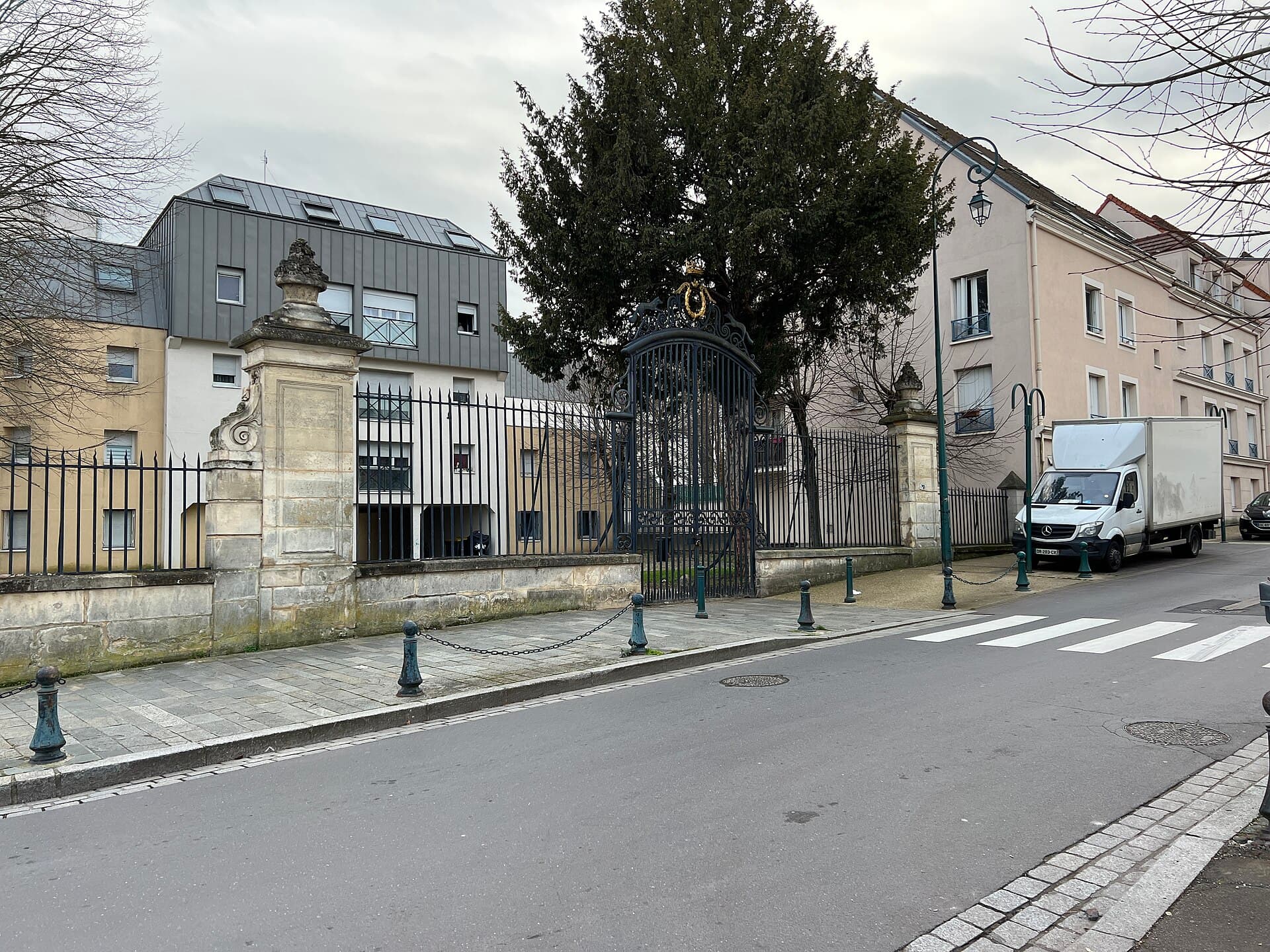 Château de Garges — château à Garges-lès-Gonesse, Val-d'Oise, inscrit mh