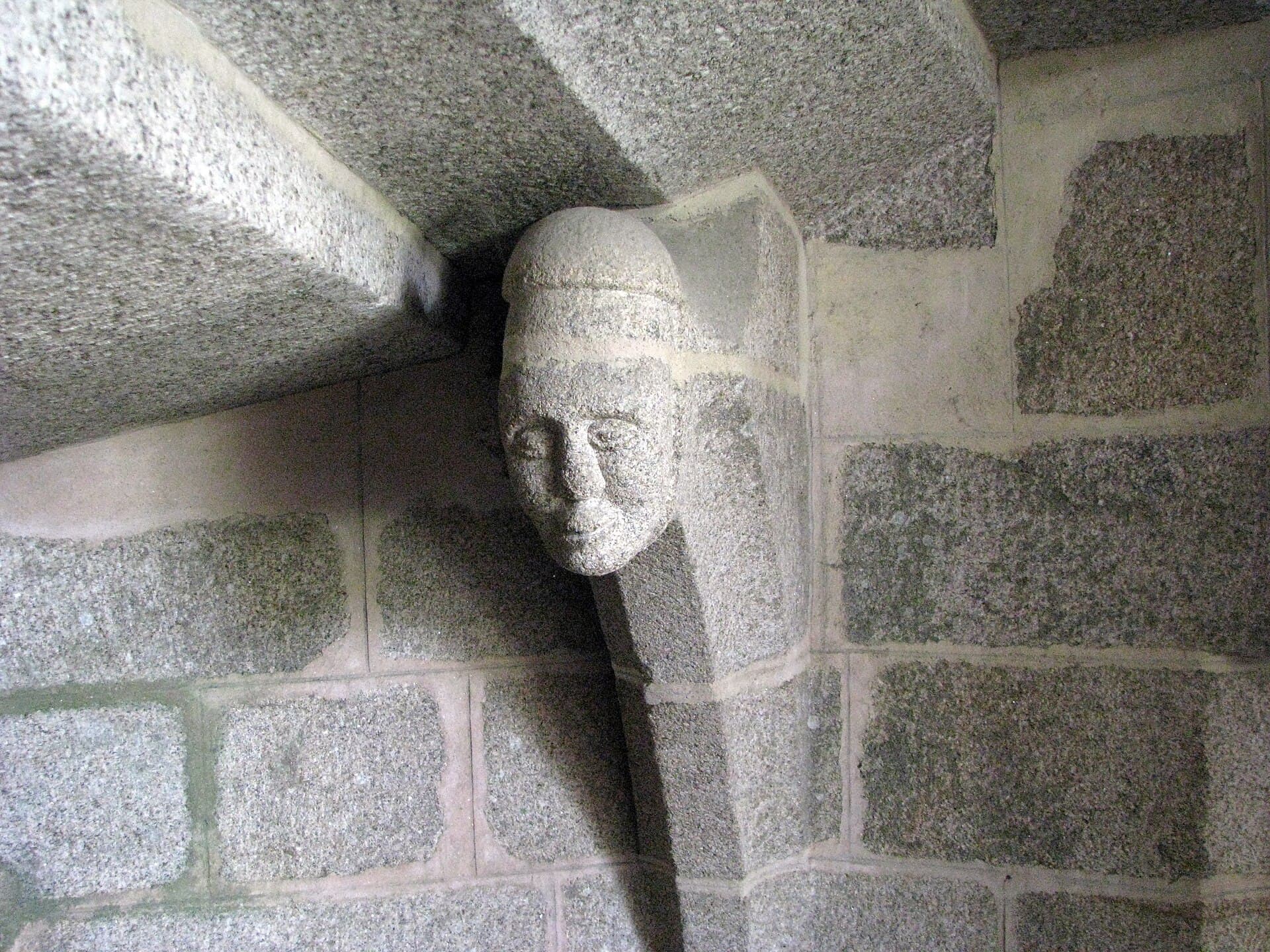 Château de Kerouzéré — château à Sibiril, Finistère, façade, classé mh