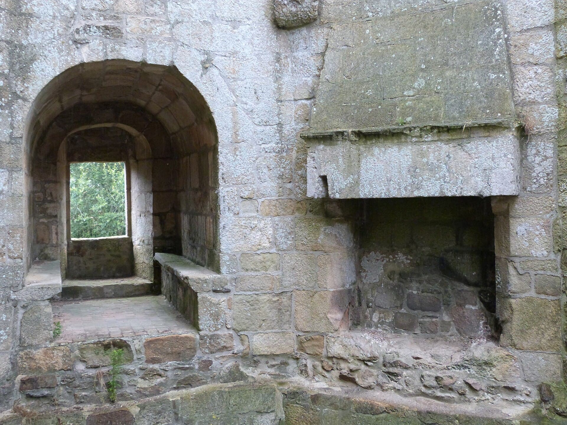 Château de la Hunaudaye — château à Plédéliac, Côtes-d'Armor, intérieur, classé mh