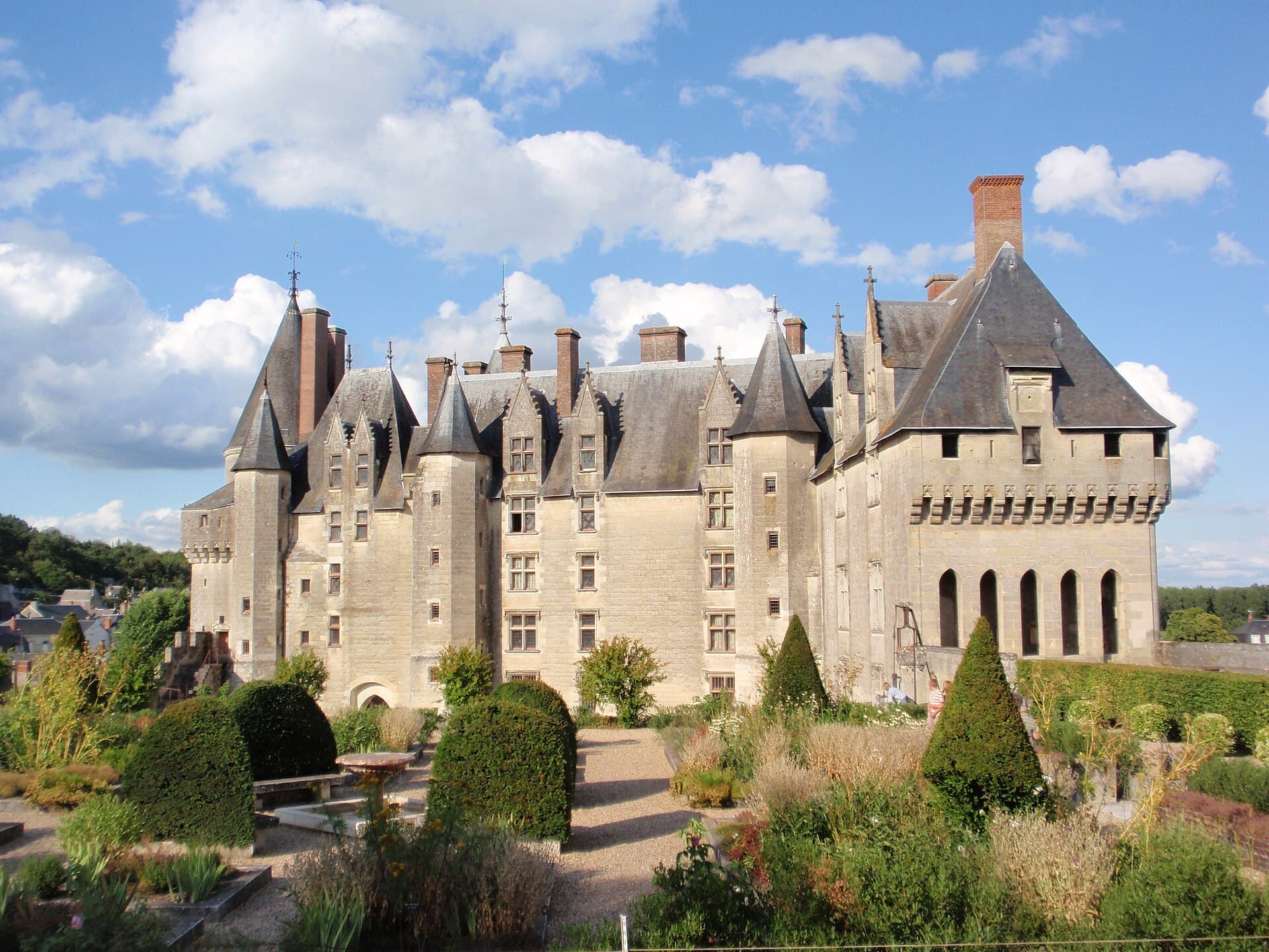 Château de Langeais — château à Langeais, Indre-et-Loire, vue de nuit, classé mh