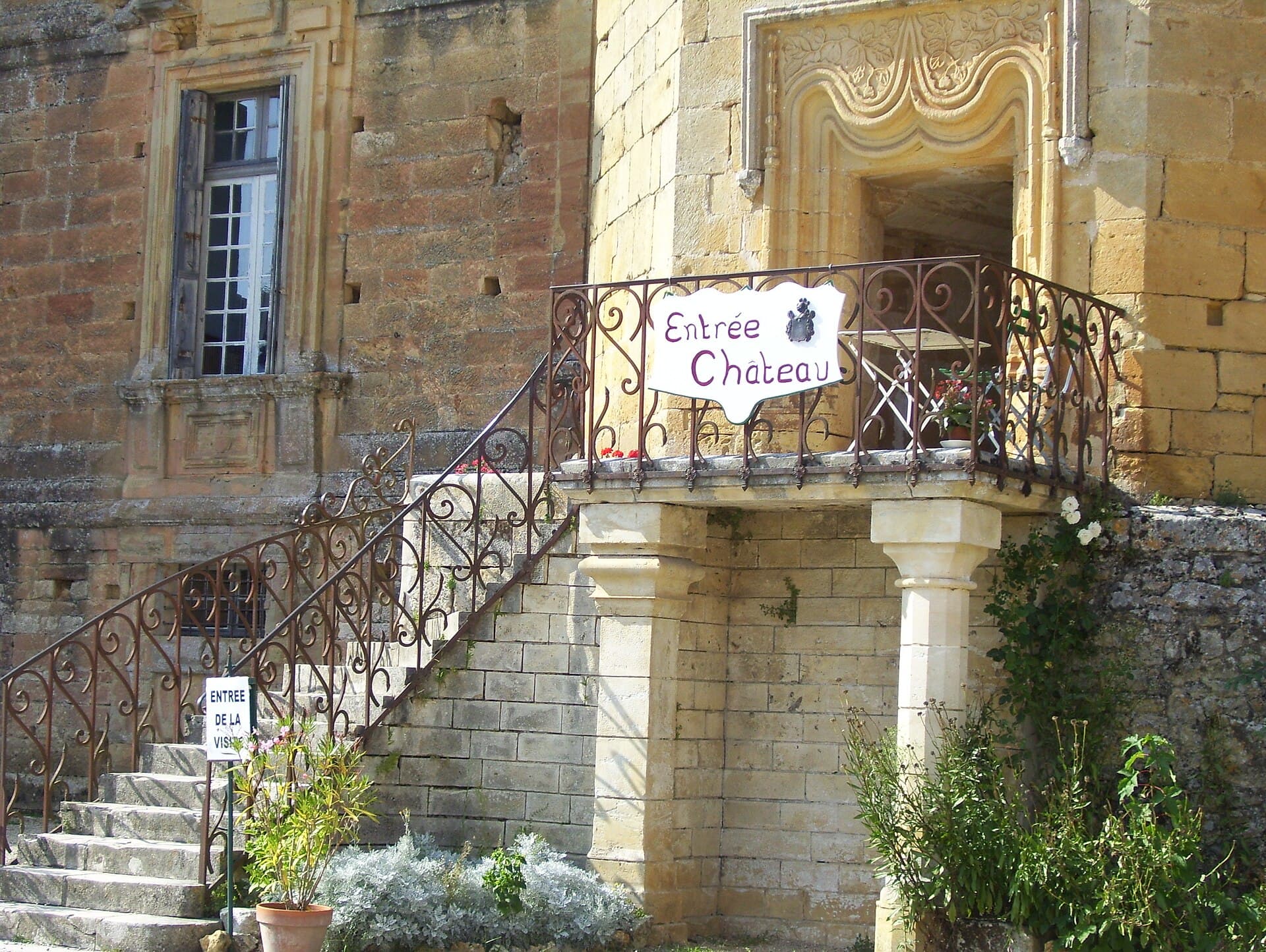 Château de Lanquais — château à Lanquais, Dordogne, intérieur, classé mh