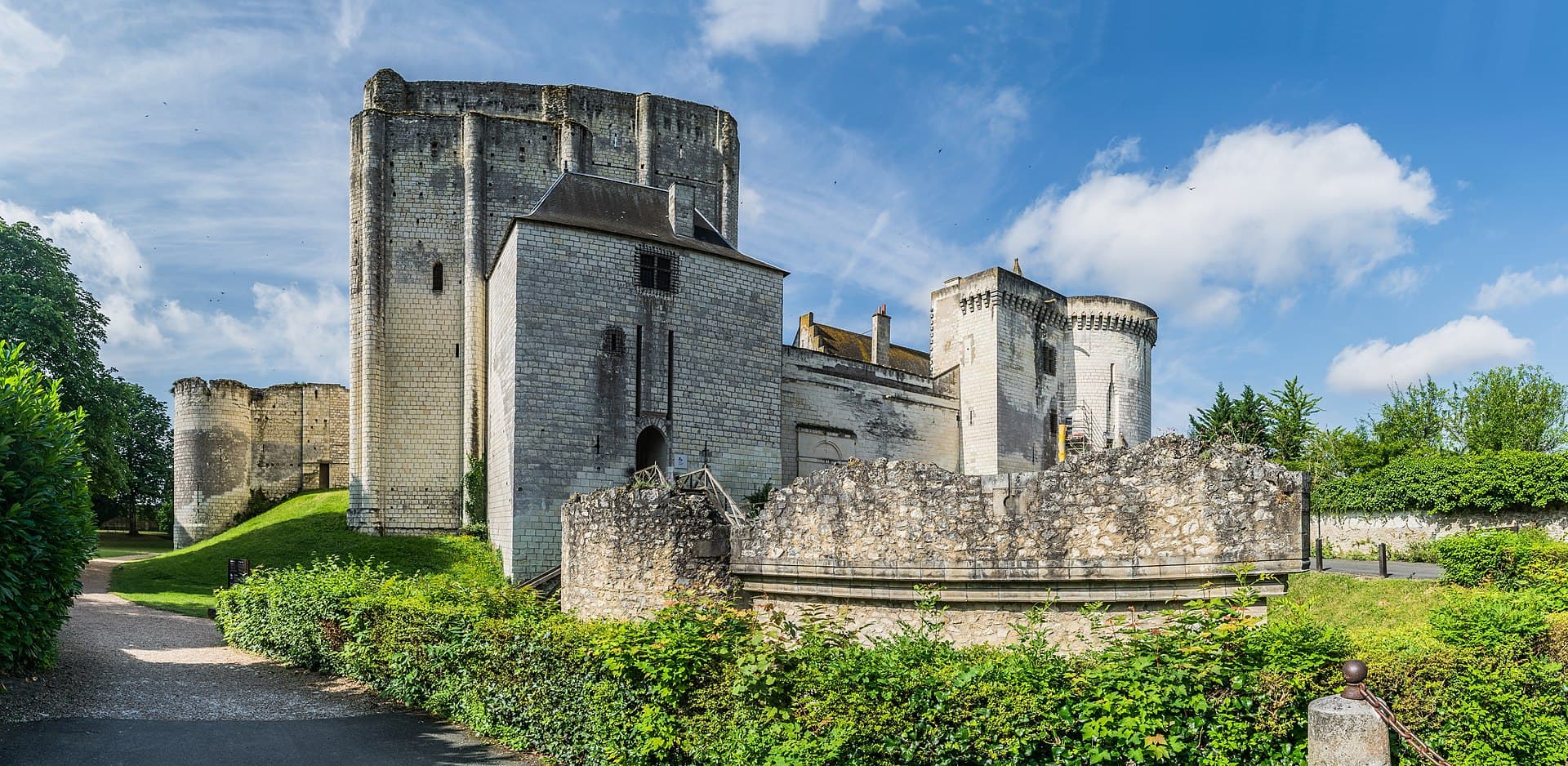 Château de Loches – logis royal — château à Loches, Indre-et-Loire, façade, classé mh