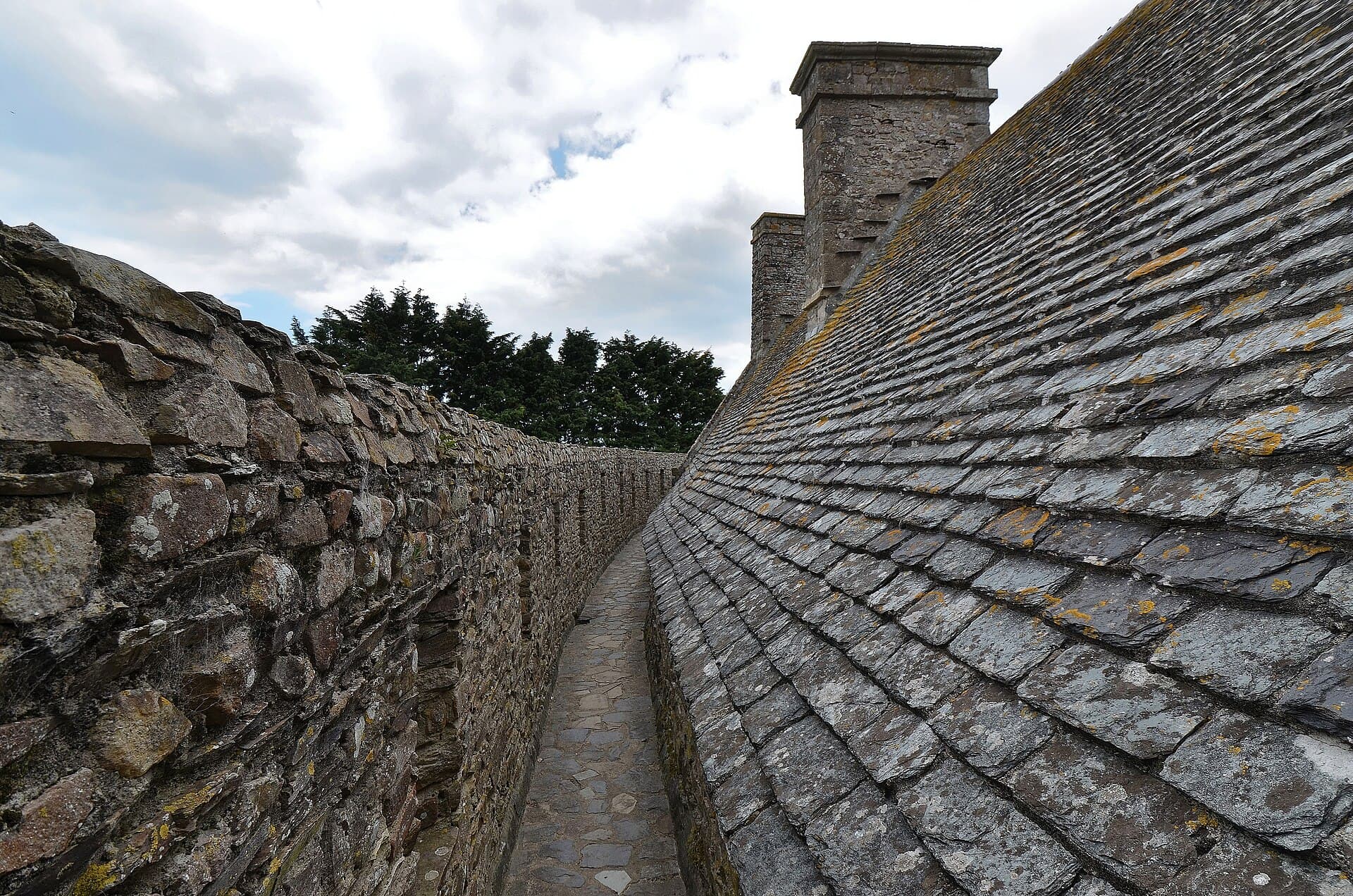 Château de Pirou — château à Pirou, Manche, façade, classé mh