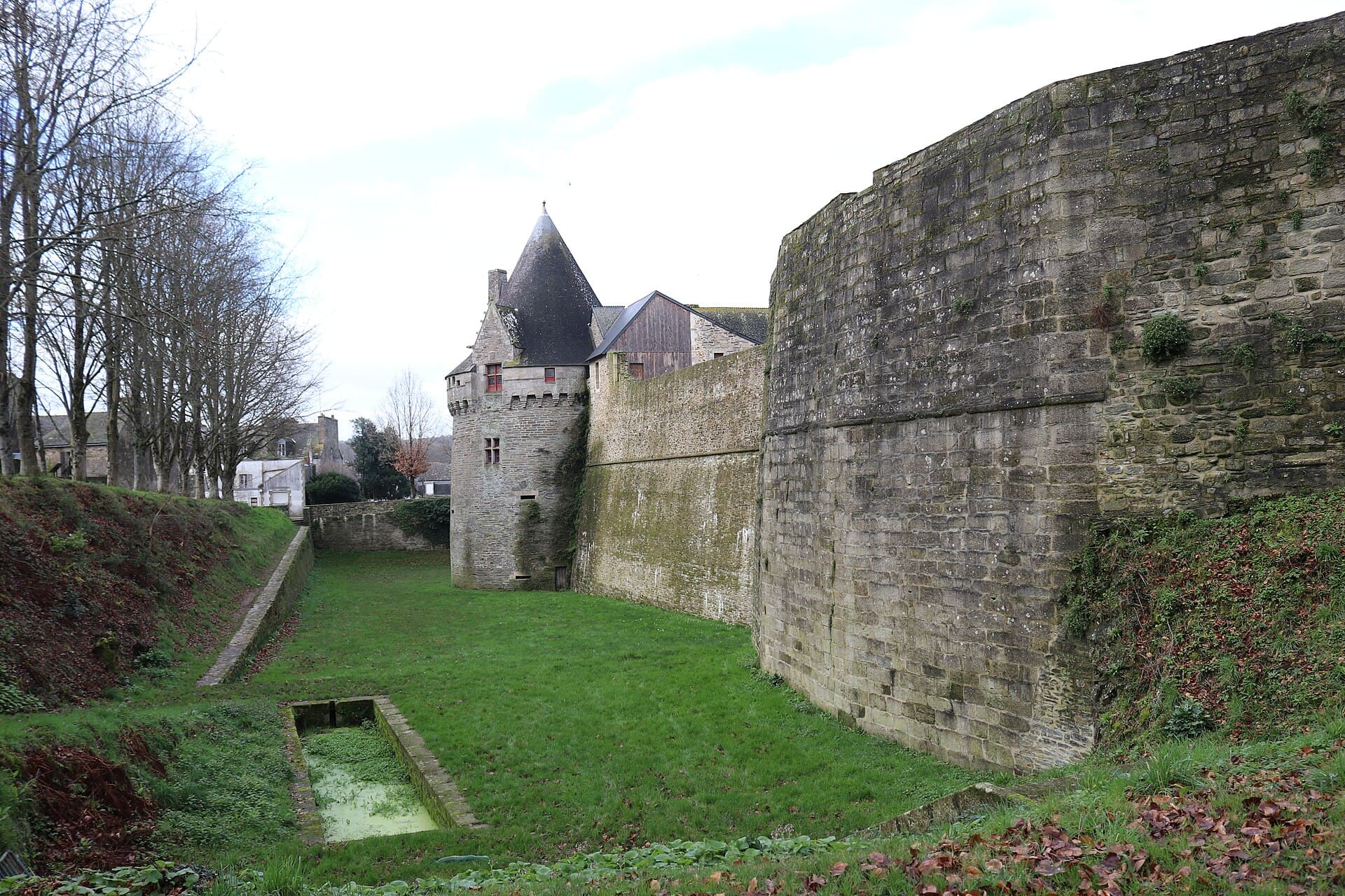 Château de Rohan (Pontivy) — château à Pontivy, Morbihan, intérieur, classé mh