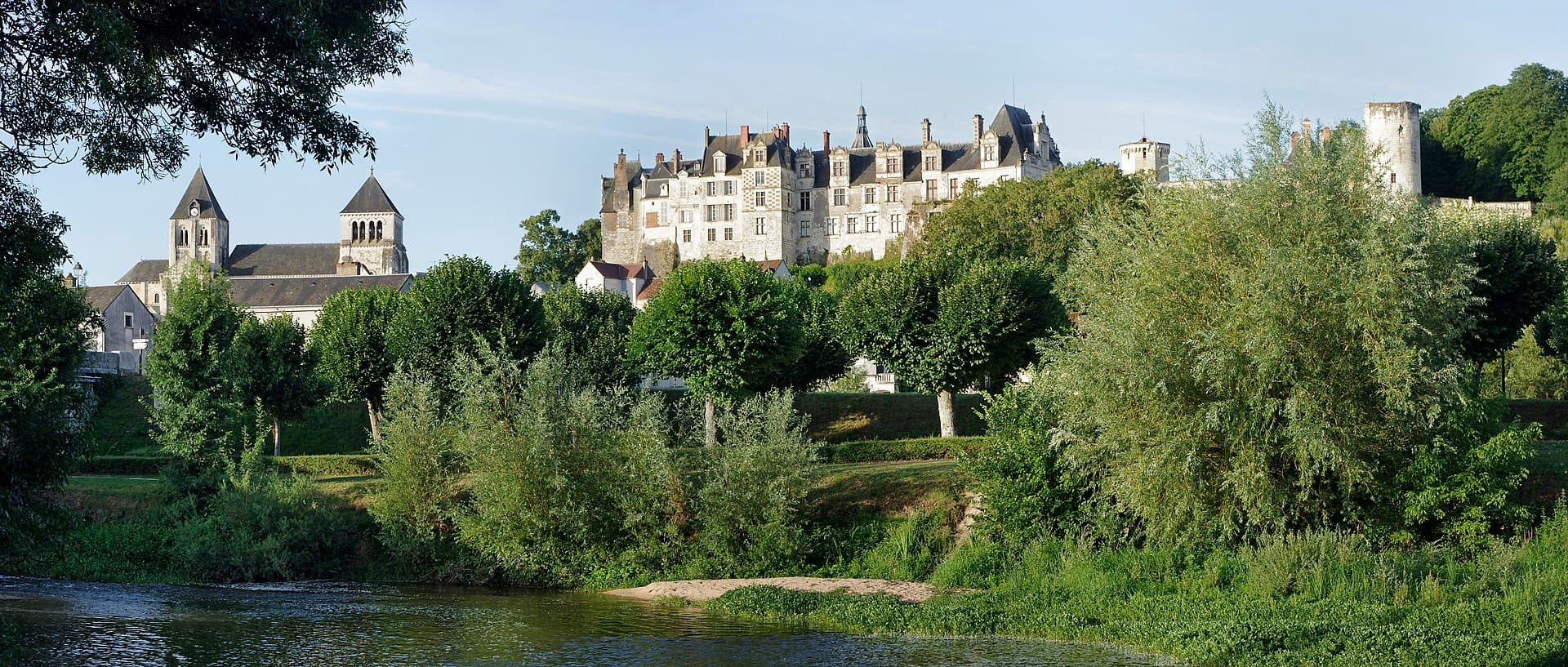 Château de Saint-Aignan — château à Saint-Aignan, Loir-et-Cher, classé mh