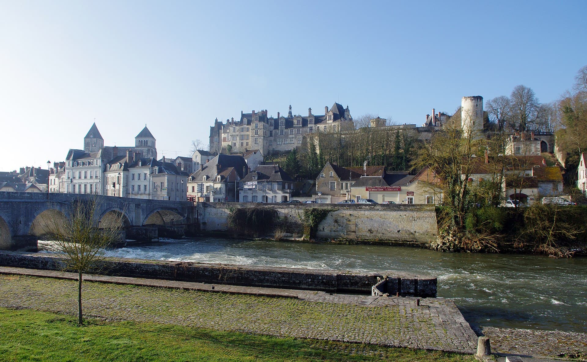 Château de Saint-Aignan — château à Saint-Aignan, Loir-et-Cher, intérieur, classé mh