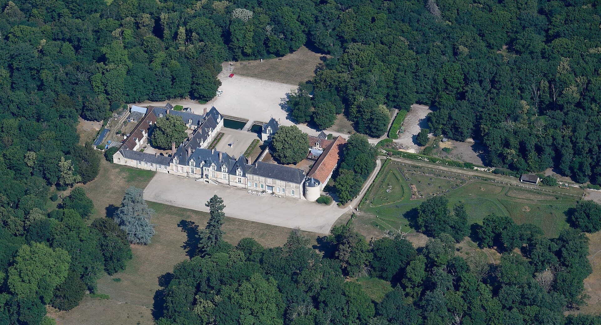Château de Villesavin — château à Tour-en-Sologne, Loir-et-Cher, vue de nuit, classé mh