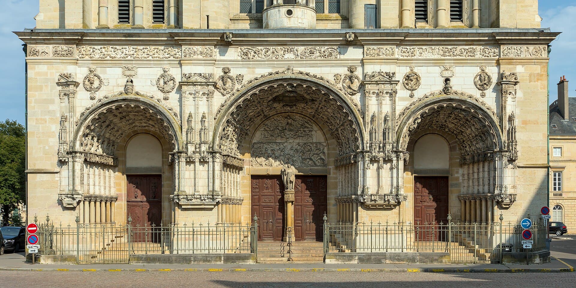 Église Saint-Michel de Dijon — édifice religieux à Dijon, Côte-d'Or, classé mh