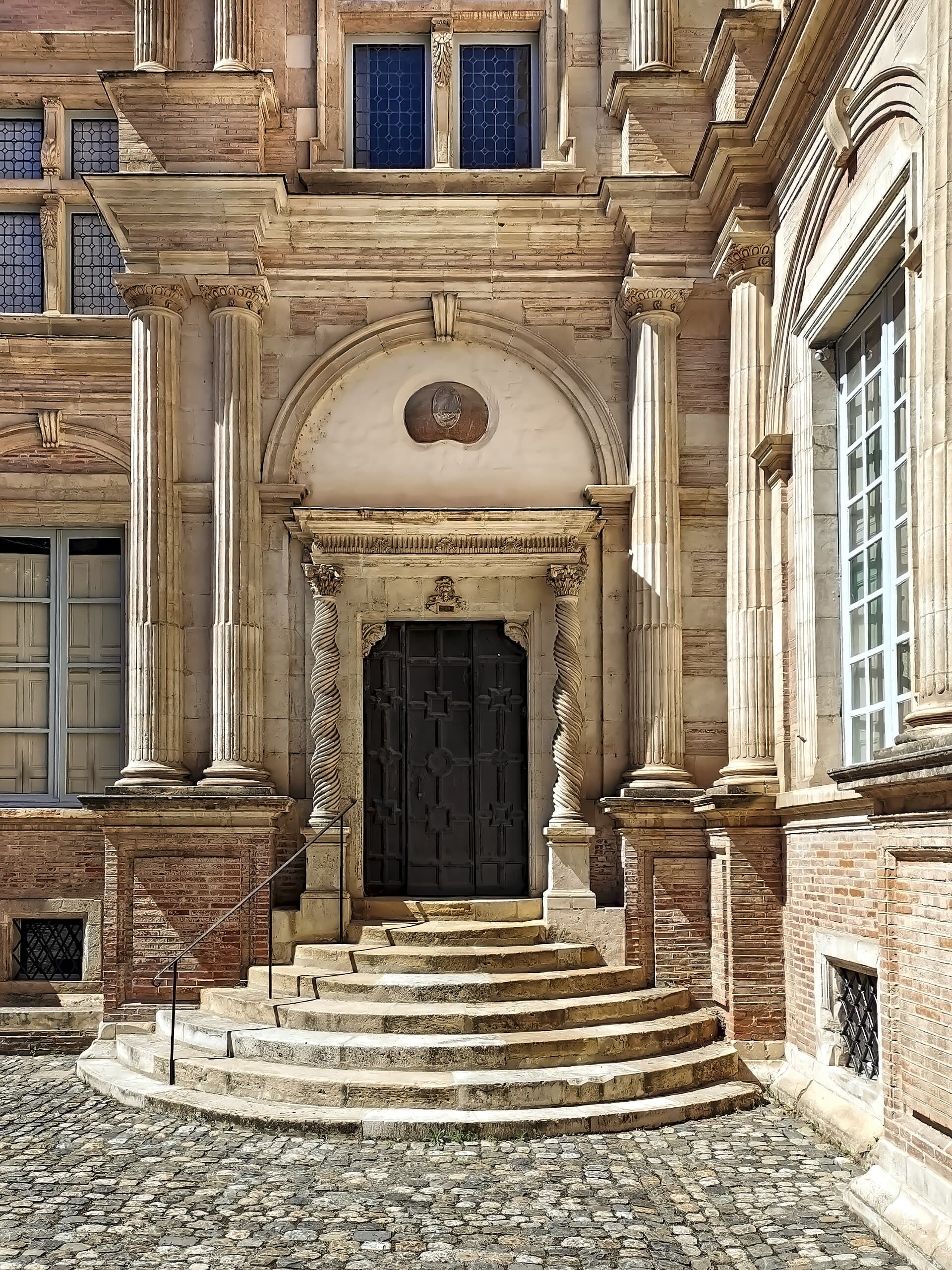 Hôtel d'Assézat (Toulouse) — architecture civile à Toulouse, Haute-Garonne, façade, classé mh