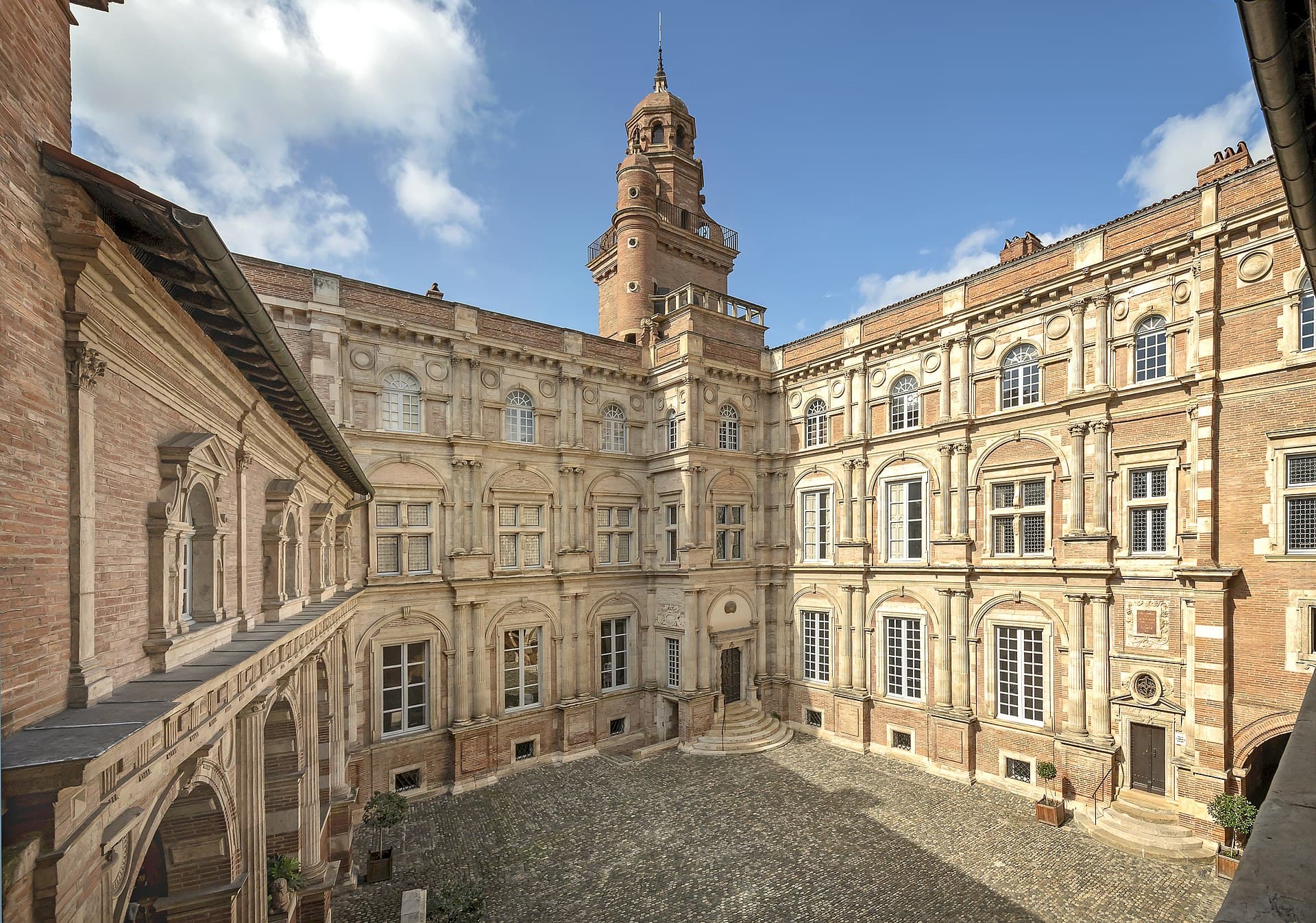 Hôtel d'Assézat (Toulouse) — architecture civile à Toulouse, Haute-Garonne, intérieur, classé mh