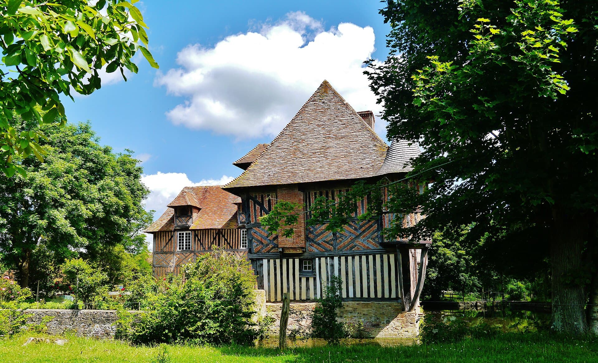 Manoir de Coupesarte — château à Coupesarte, Calvados, intérieur, classé mh