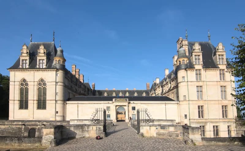 Château d'Écouen — château à Écouen, Val-d'Oise, classé mh