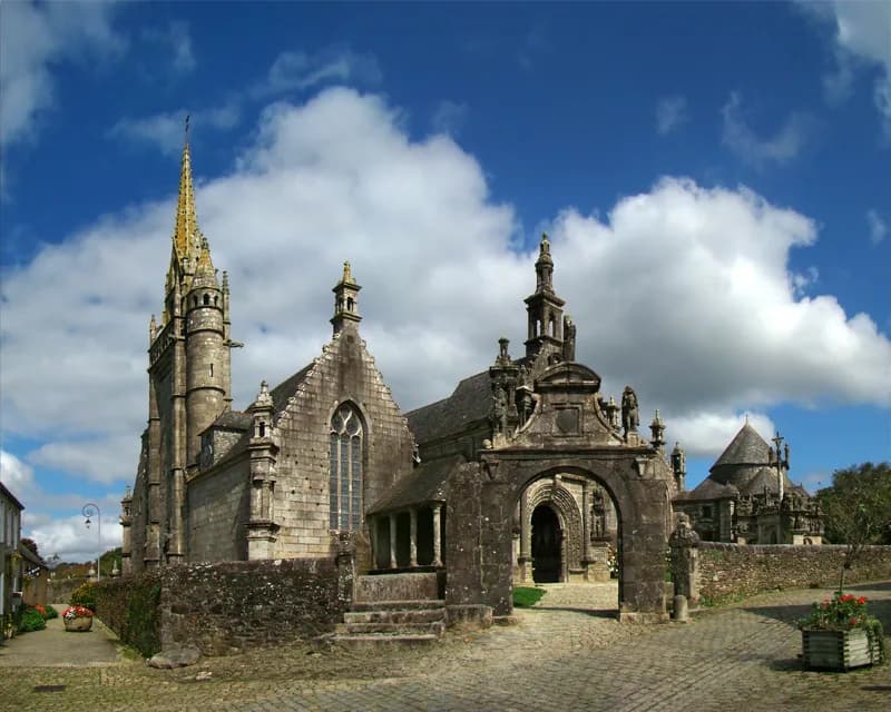Église Saint-Miliau de Guimiliau (enclos paroissial)