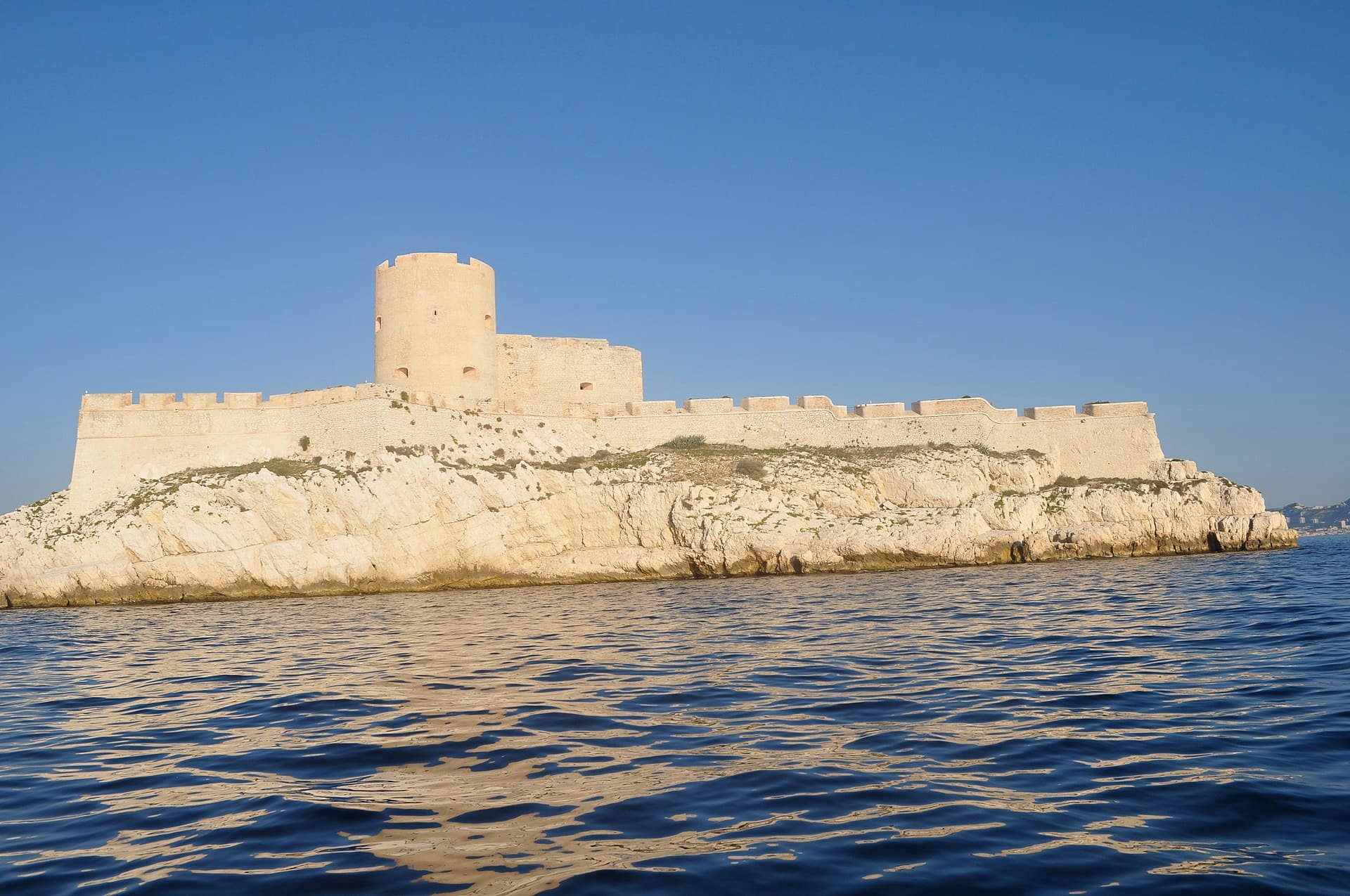 Château d'If (Marseille) Château d'If — château à Marseille, Bouches-du-Rhône, vue de nuit, classé mh