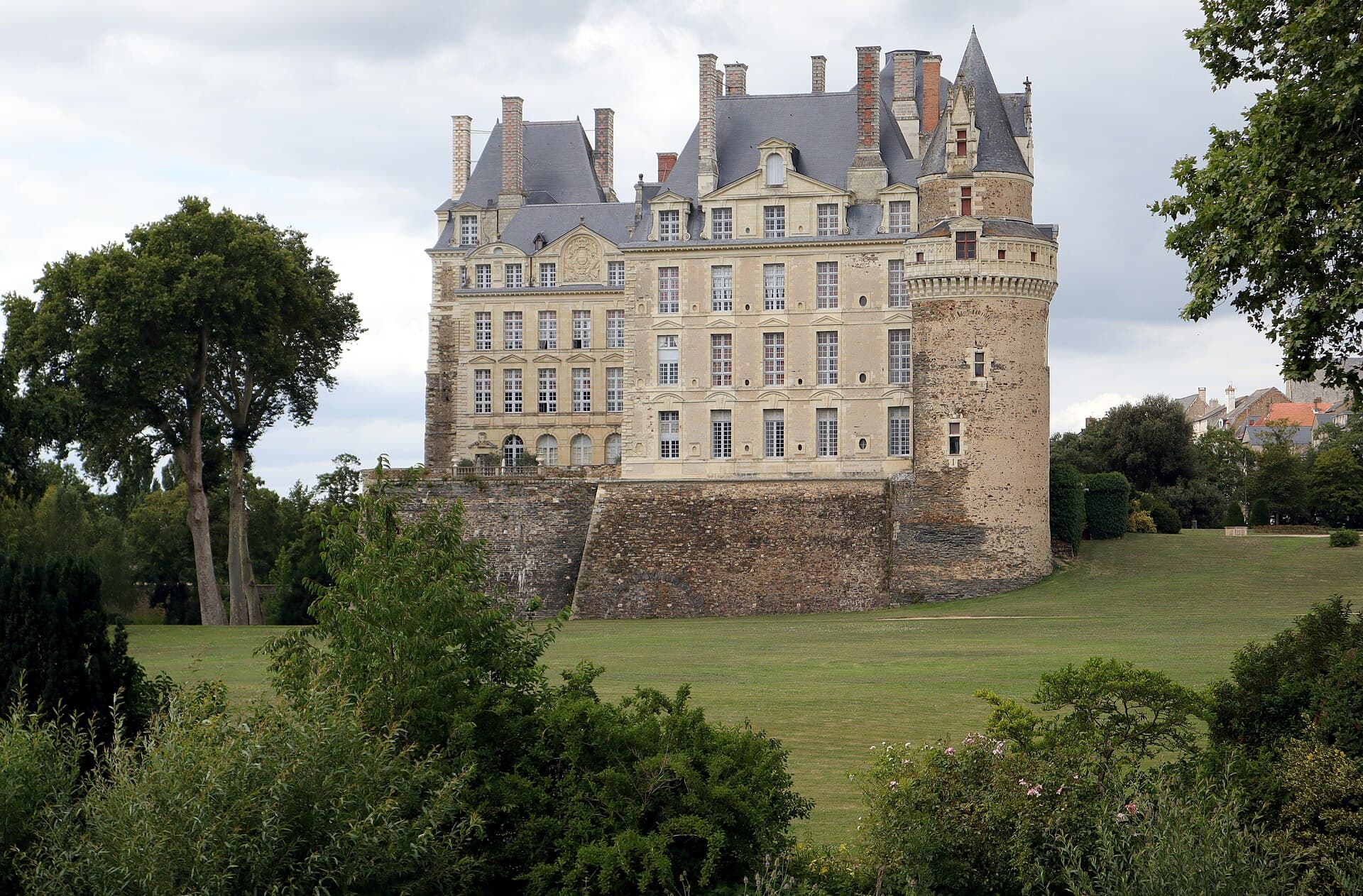 Château de Brissac — château à Brissac-Loire-Aubance, Maine-et-Loire, classé mh