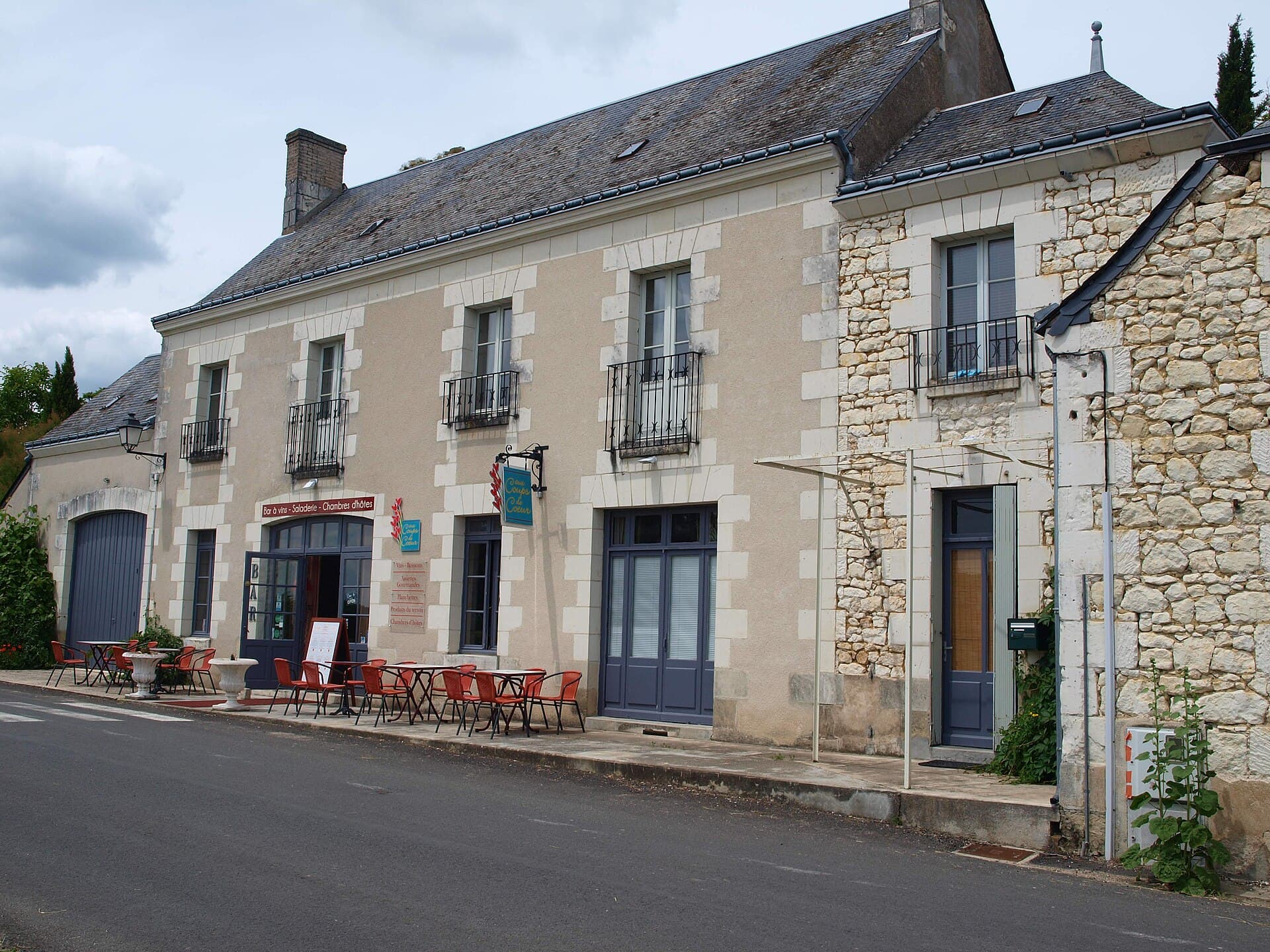 Château de Crissay-sur-Manse (Crissay-sur-Manse) Château de Crissay-sur-Manse — château à Crissay-sur-Manse, Indre-et-Loire, façade, inscrit mh