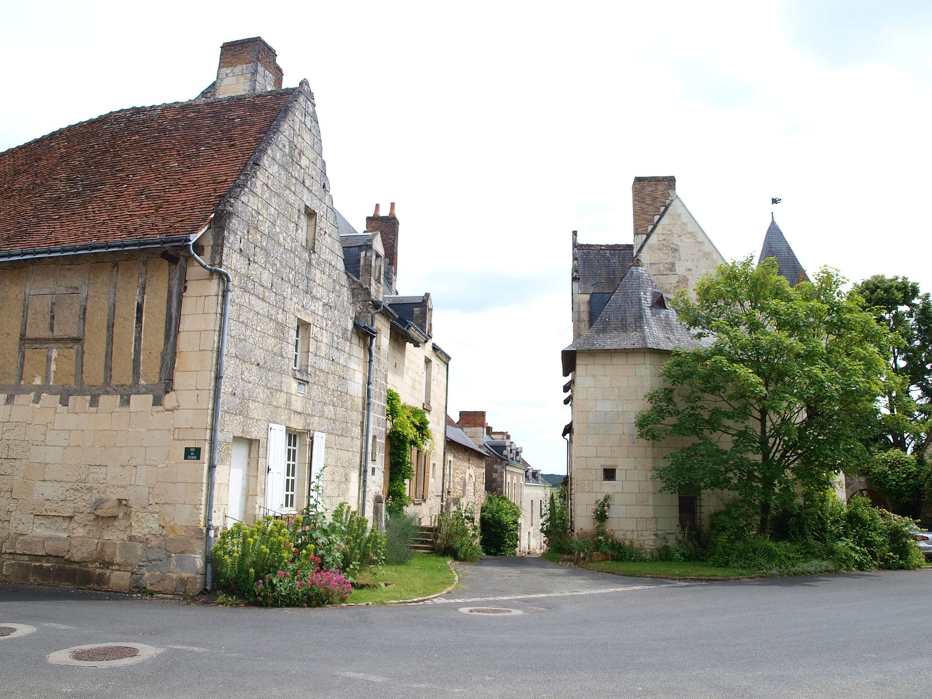 Château de Crissay-sur-Manse (Crissay-sur-Manse) Château de Crissay-sur-Manse — château à Crissay-sur-Manse, Indre-et-Loire, intérieur, inscrit mh