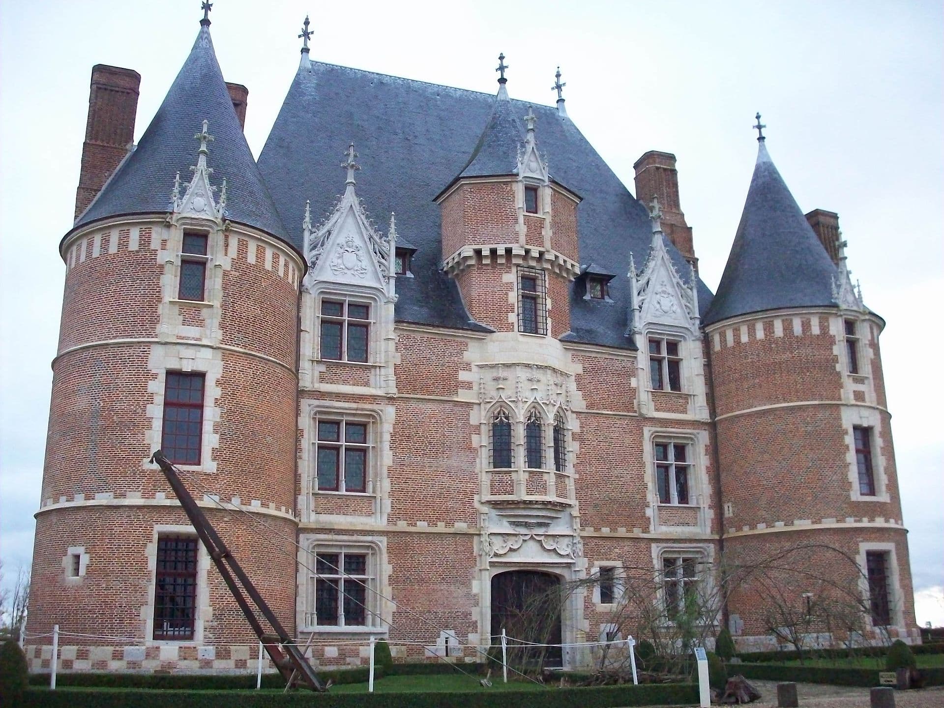 Château de Martainville (Martainville-Épreville) Château de Martainville — château à Martainville-Épreville, Seine-Maritime, façade, classé mh