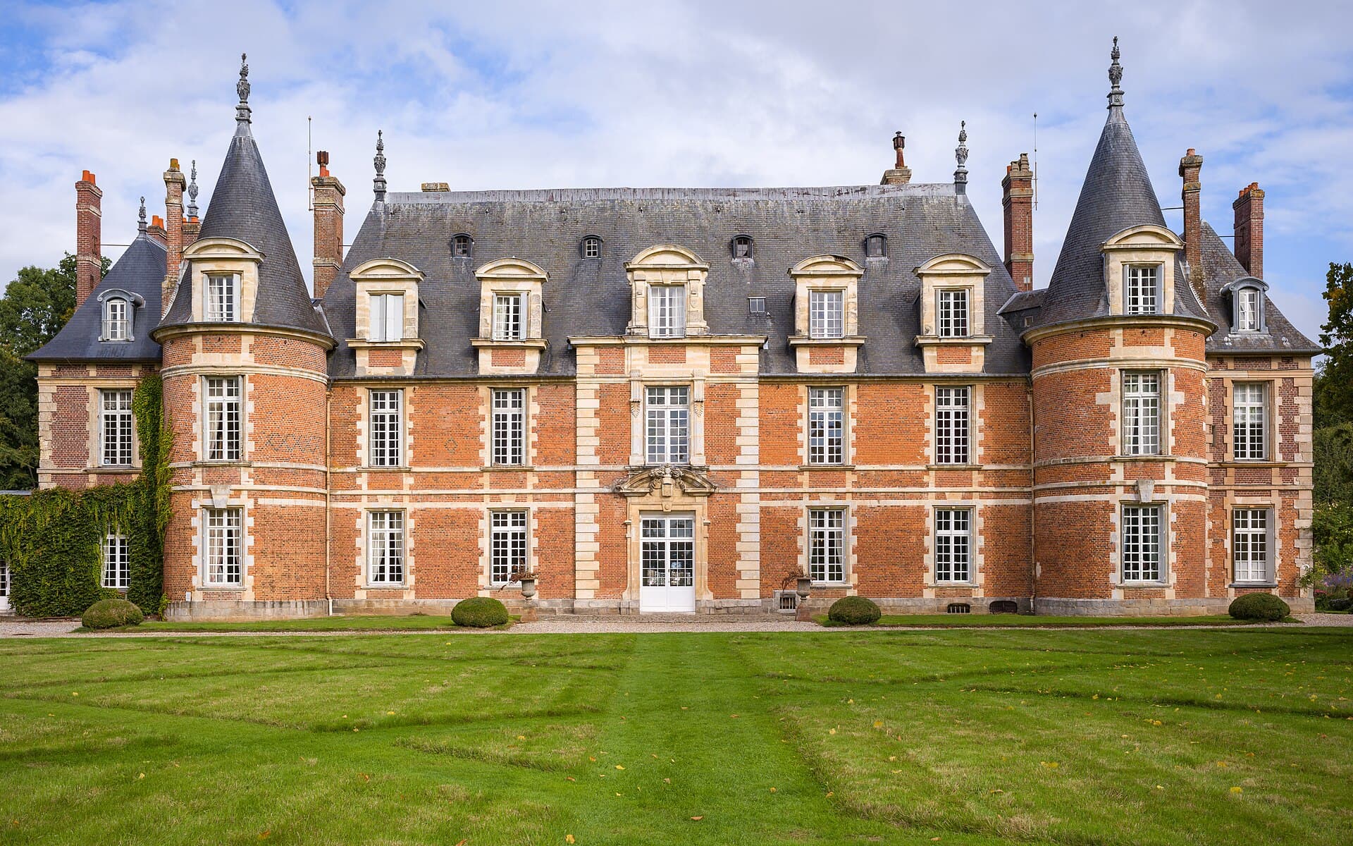 Château de Miromesnil (Tourville-sur-Arques) Château de Miromesnil — château à Tourville-sur-Arques, Seine-Maritime, façade, inscrit mh