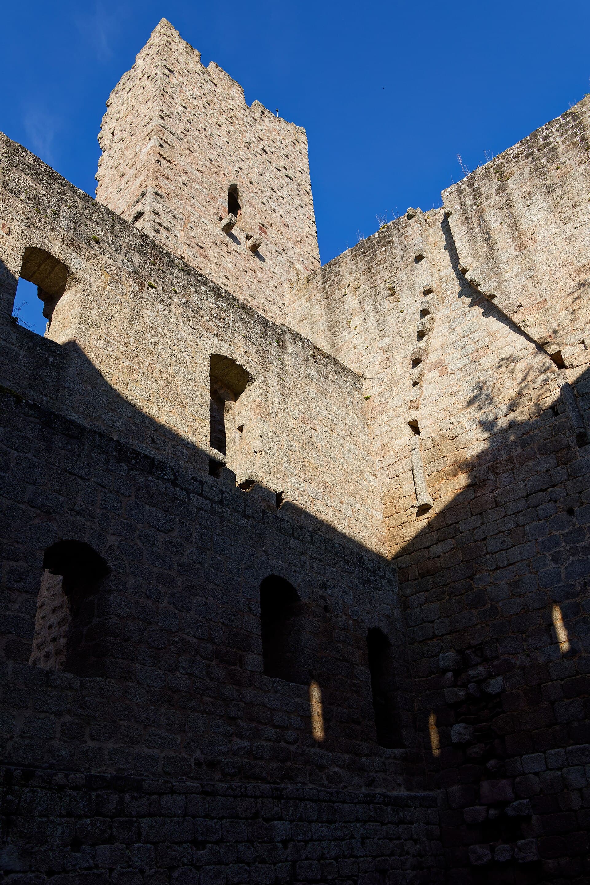 Château de Spesbourg (Barr) Château de Spesbourg — château à Barr, Bas-Rhin, intérieur, classé mh