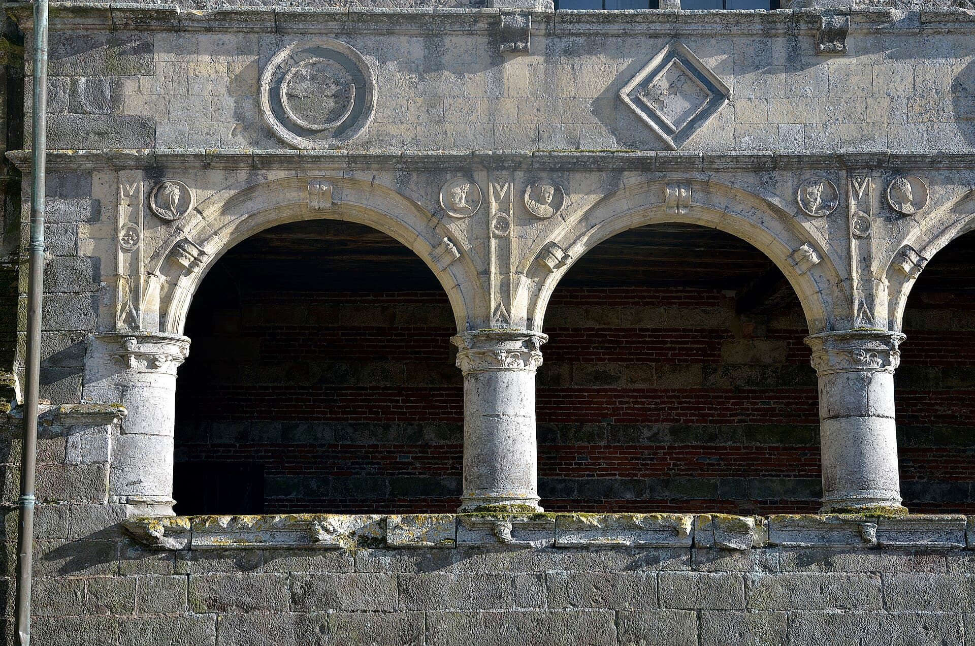 Manoir d'Ango (Varengeville-sur-Mer) Manoir d'Ango — château à Varengeville-sur-Mer, Seine-Maritime, intérieur, classé mh