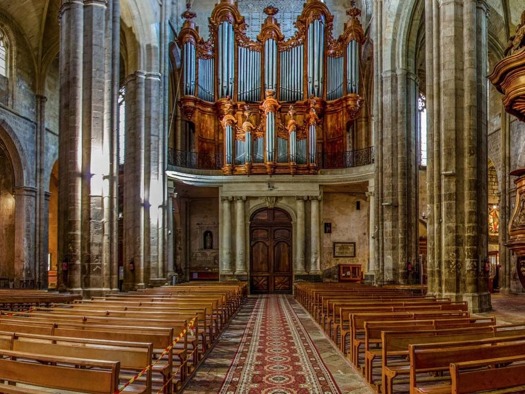 Basilique Sainte-Marie-Madeleine de Saint-Maximin-la-Sainte-Baume — édifice religieux à Saint-Maximin-la-Sainte-Baume (Var (83)) (83), monument historique (Classé MH) — vue 2