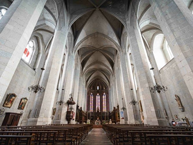 Cathédrale Saint-Pierre-Saint-Paul de Saint-Claude — édifice religieux à Saint-Claude (Jura (39)) (39), monument historique (Classé MH) — vue 2