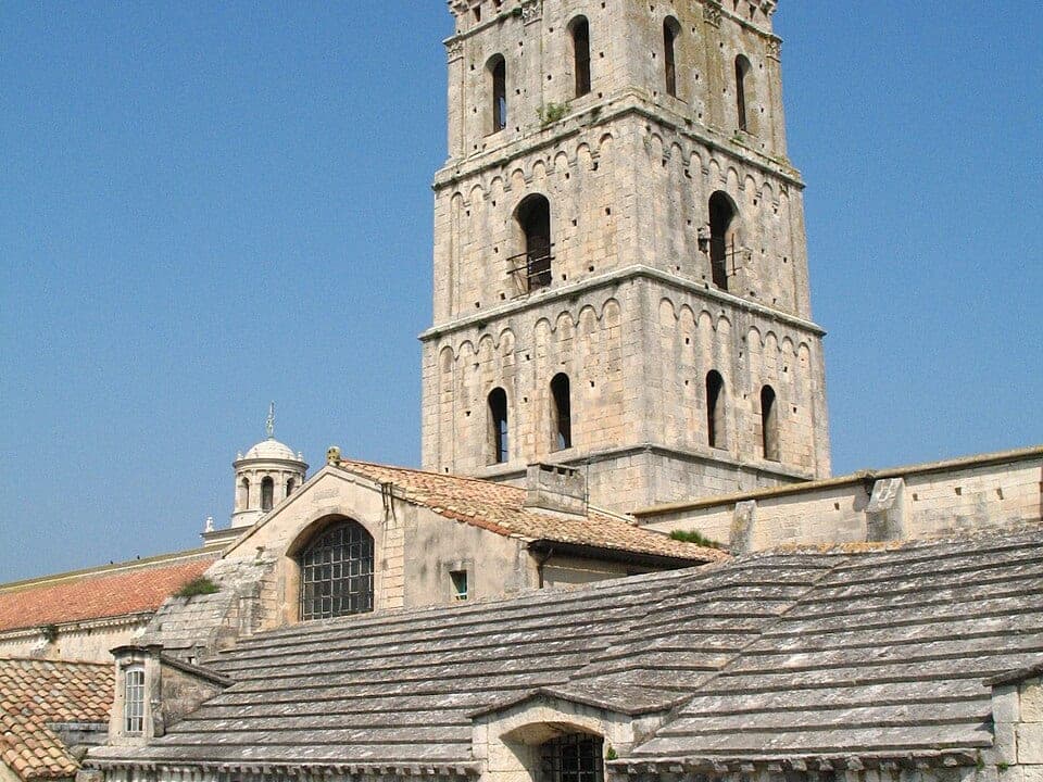 Cathédrale Saint-Trophime d'Arles — édifice religieux à Arles (Bouches-du-Rhône (13)) (13), monument historique (Classé MH) — vue 3