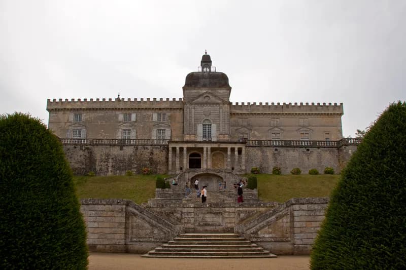 Château de Vayres — château à Vayres, Gironde, classé mh