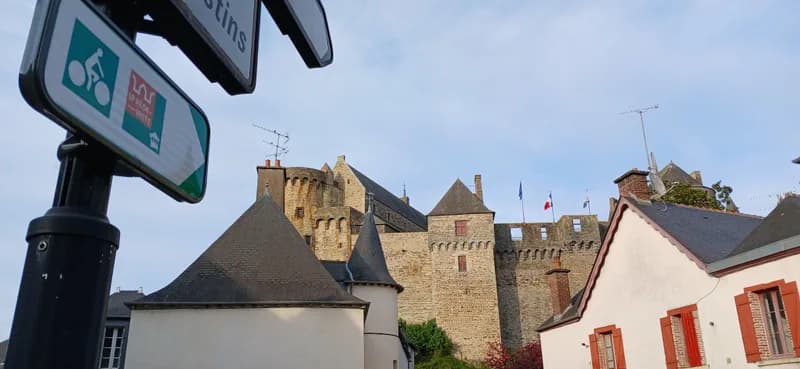 Château de Vitré — château à Vitré, Ille-et-Vilaine, classé mh