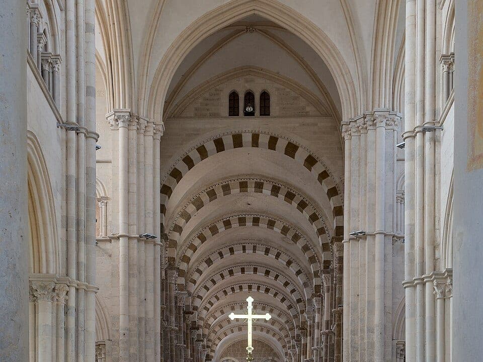 Vézelay — Basilique et colline — édifice religieux à Bourgogne-Franche-Comté (89) — vue 4