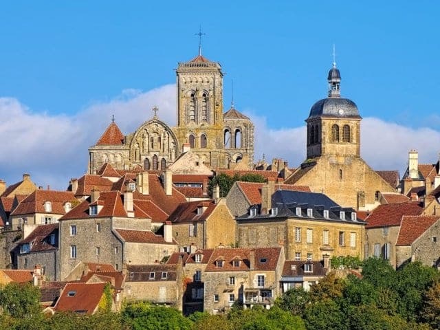 Vézelay — Basilique et colline — édifice religieux à Bourgogne-Franche-Comté (89) — vue 2