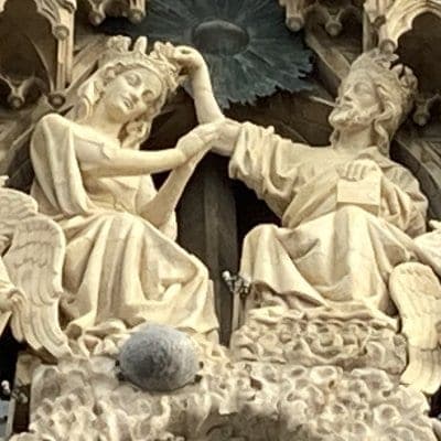 Le Couronnement de la Vierge (détail du portail nord — statues des rois) — vue 2