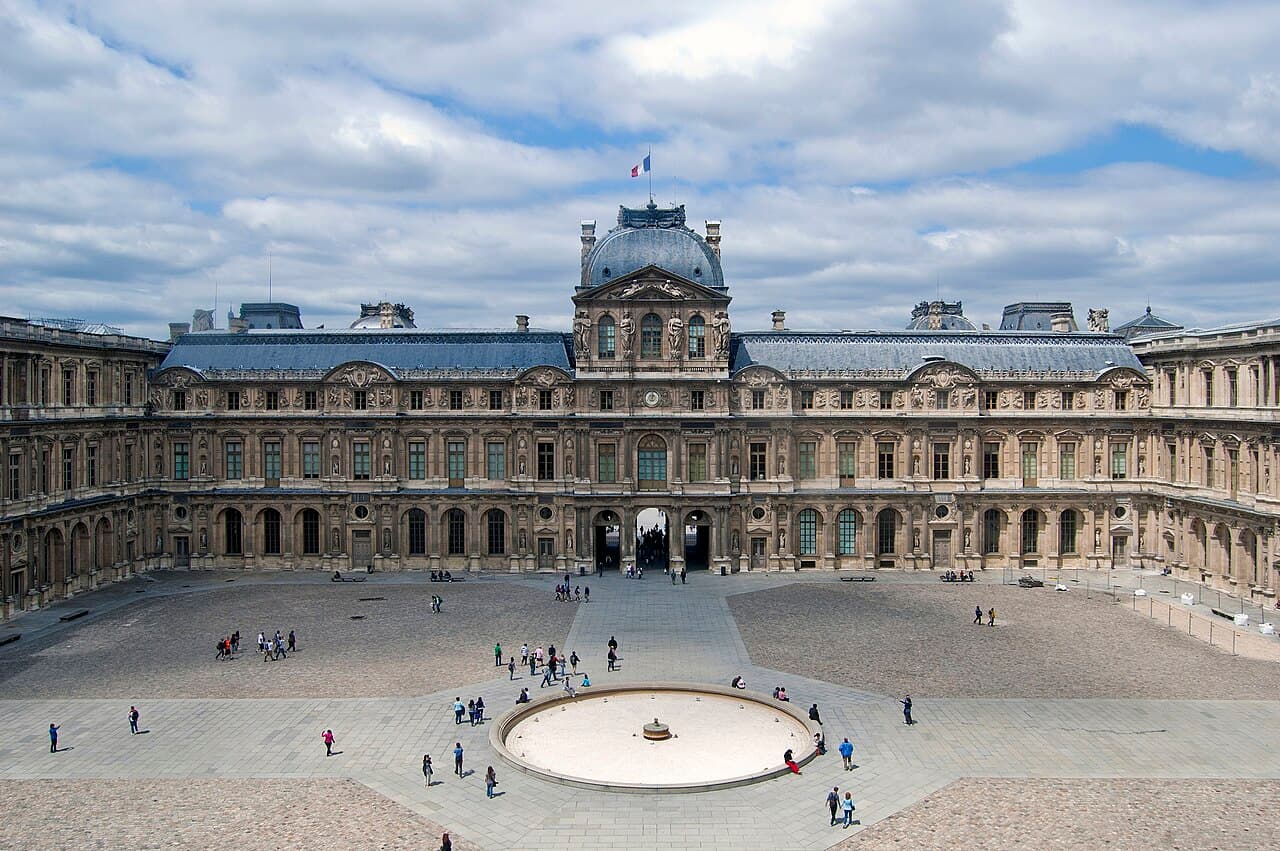 Fronton du Pavillon de l'Horloge (Louvre)