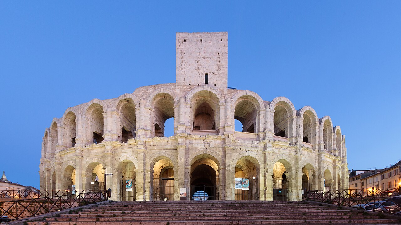 Arles — Monuments romains et romans