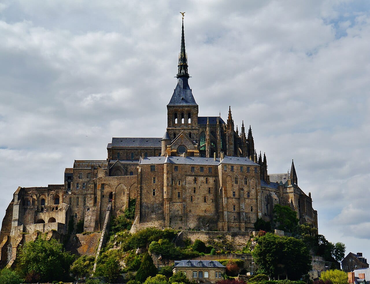 Mont-Saint-Michel et sa baie à Normandie