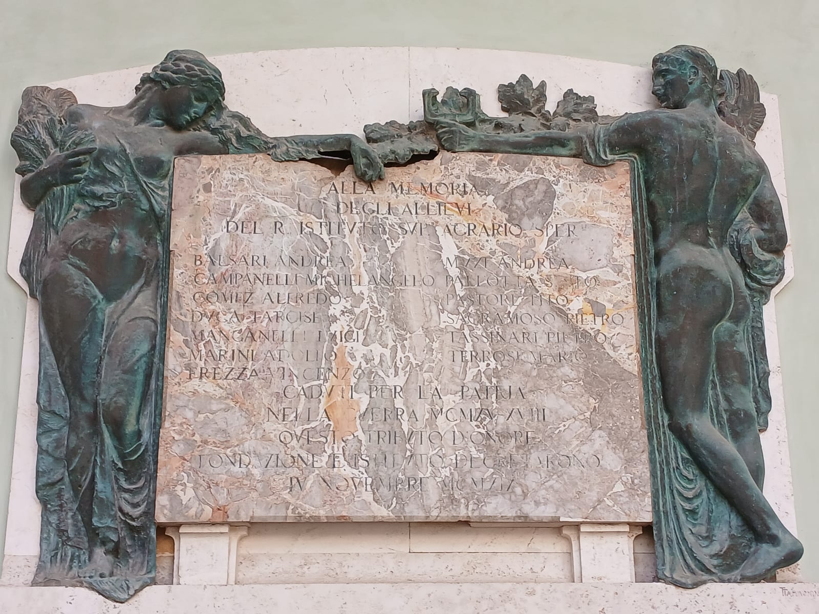 Détail de La basilique San Pietro à Pérouse