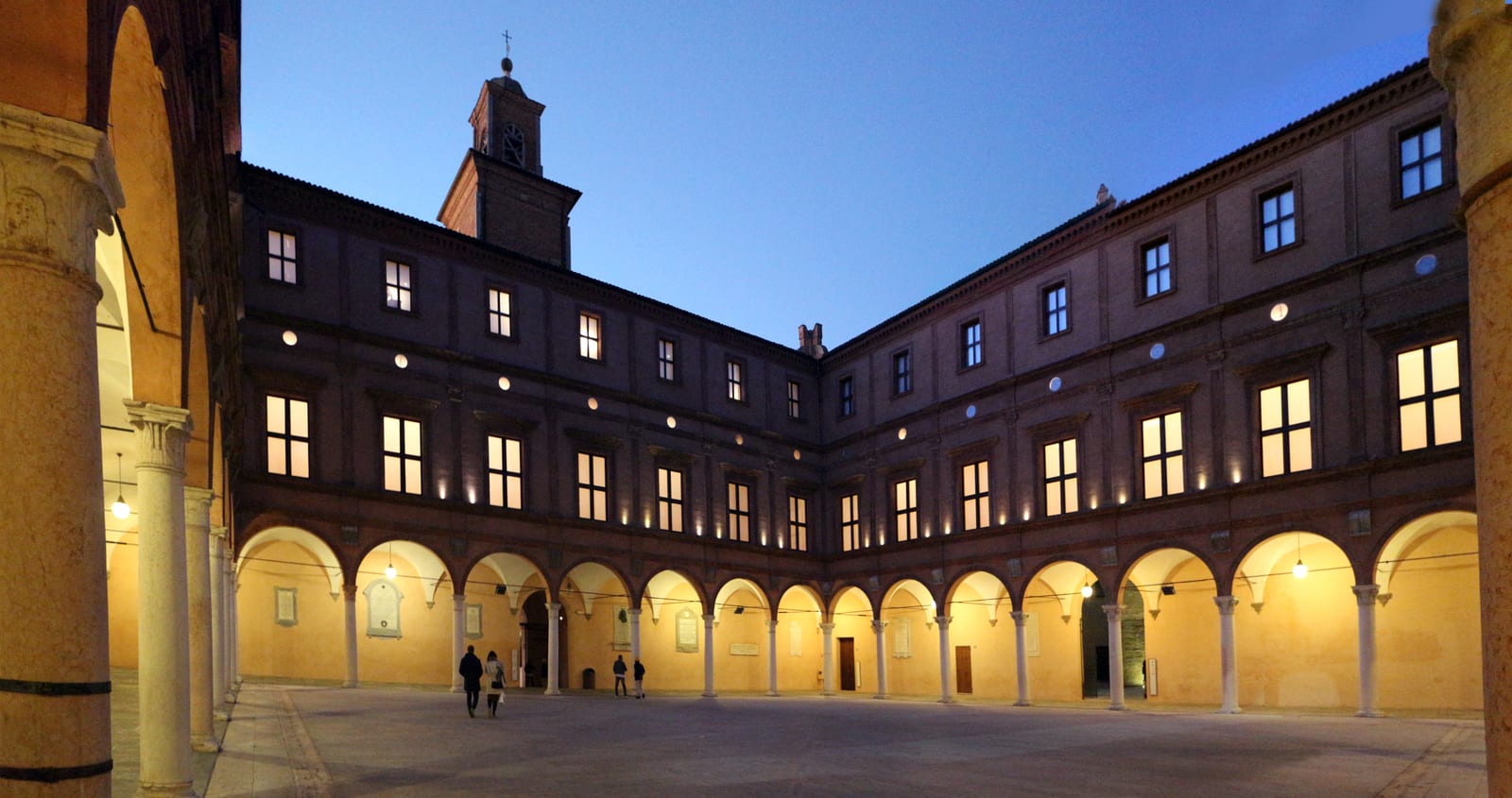 Le Palazzo dei Pio à Carpi (la cour d'Alberto Pio) dans son environnement
