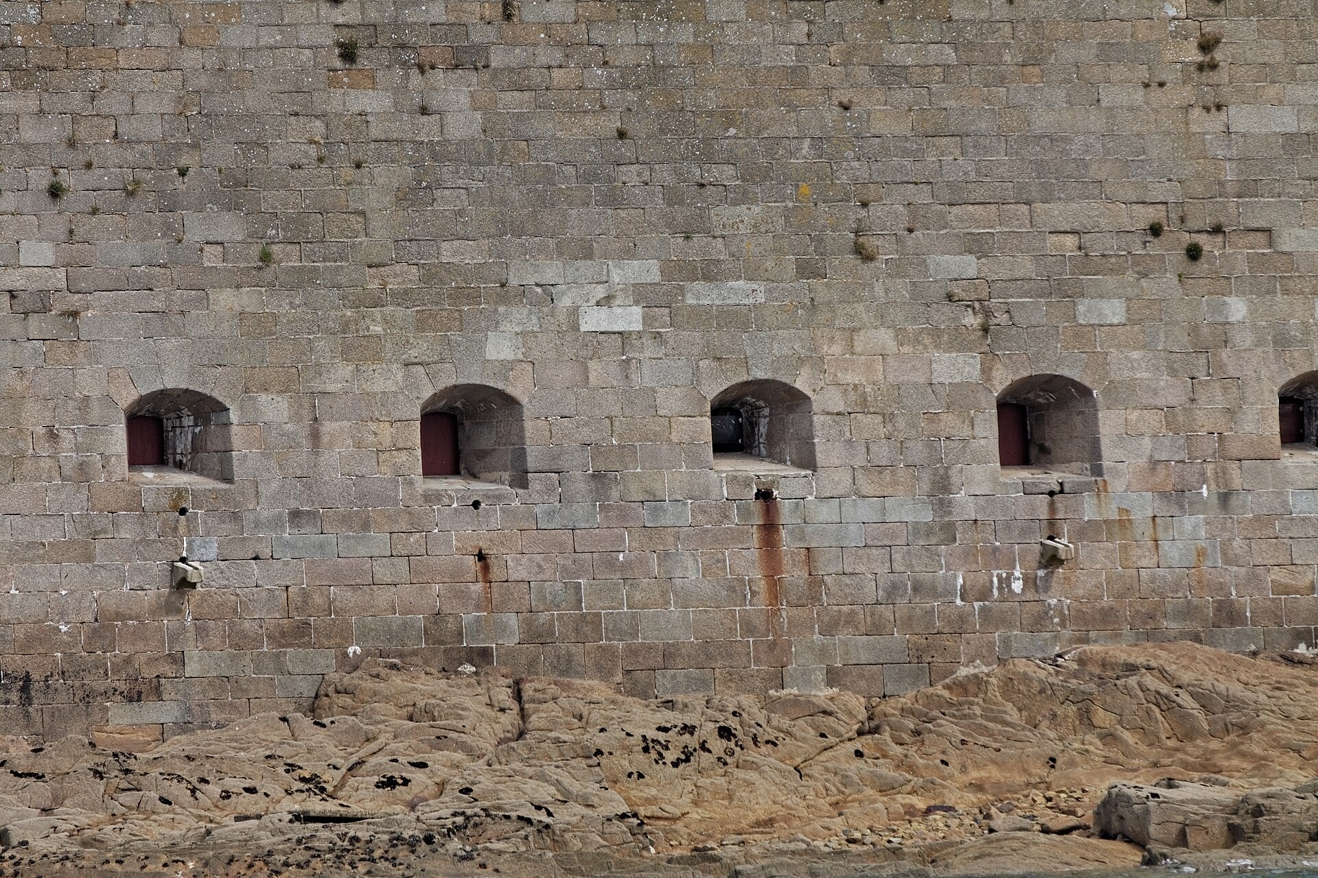 Château du Taureau — château à Plougasnou, Finistère, classé mh