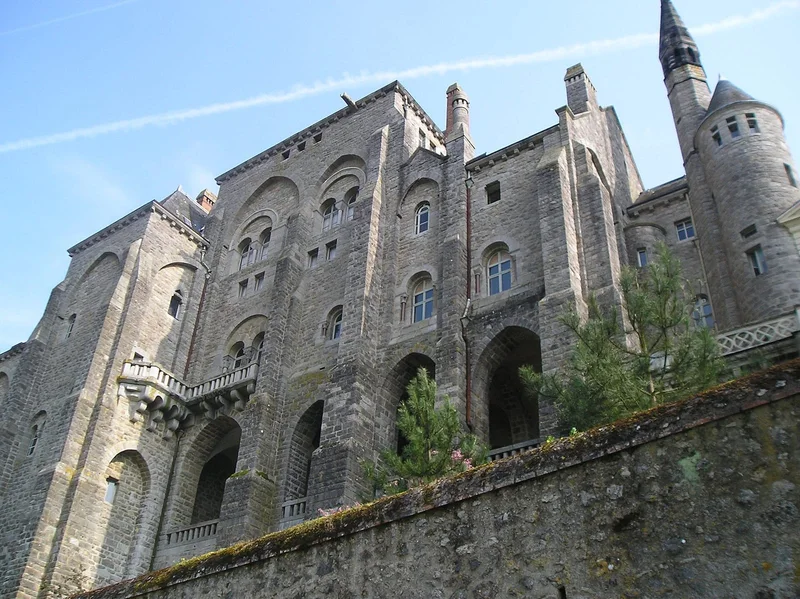 Abbatiale Saint-Pierre de Solesmes (Saints de Solesmes) — édifice religieux à Solesmes (72), monument historique (Classé MH) — vue 3
