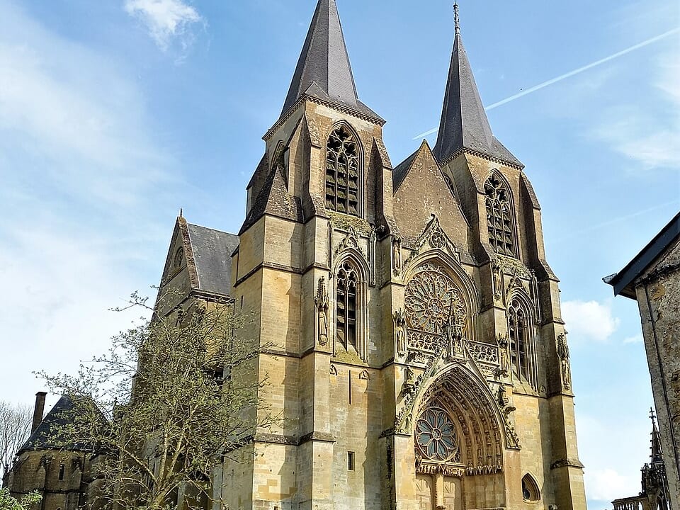Basilique Notre-Dame d'Avioth — édifice religieux à Avioth (Meuse (55)) (55), monument historique (Classé MH)