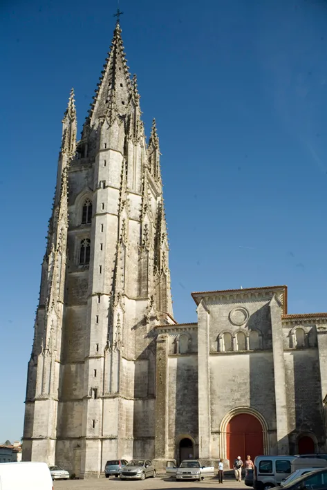 Basilique Saint-Eutrope de Saintes — édifice religieux à Saintes (Charente-Maritime (17)) (17), monument historique (Classé MH)