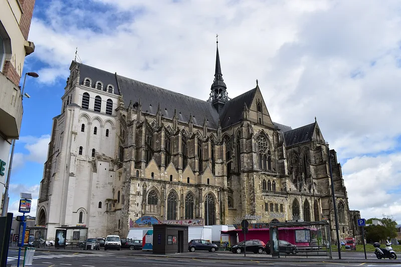Basilique Saint-Quentin — édifice religieux à Saint-Quentin (Aisne (02)) (02), monument historique (Classé MH)