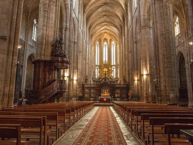 Basilique Sainte-Marie-Madeleine de Saint-Maximin-la-Sainte-Baume — édifice religieux à Saint-Maximin-la-Sainte-Baume (83), monument historique (Classé MH) — vue 3