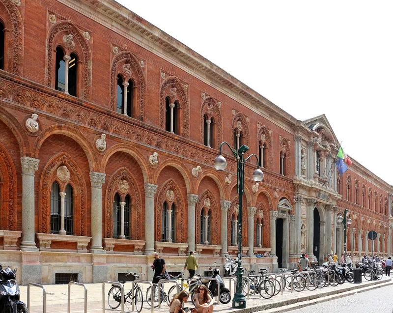 Façade de La Ca' Granda (Ospedale Maggiore) à Milan